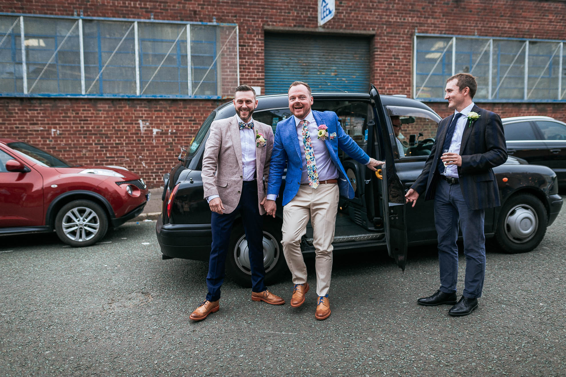 Luke & mike get out of the taxi 
