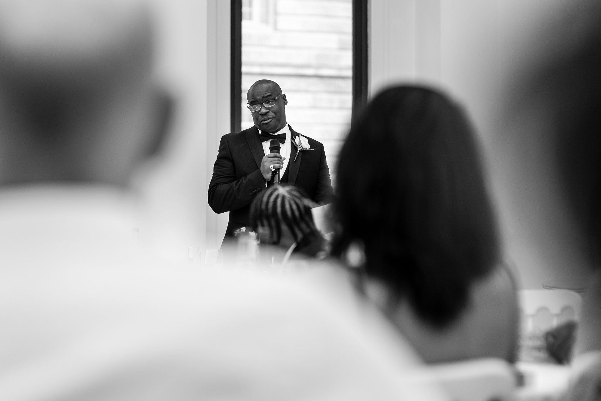 Best man gives speech