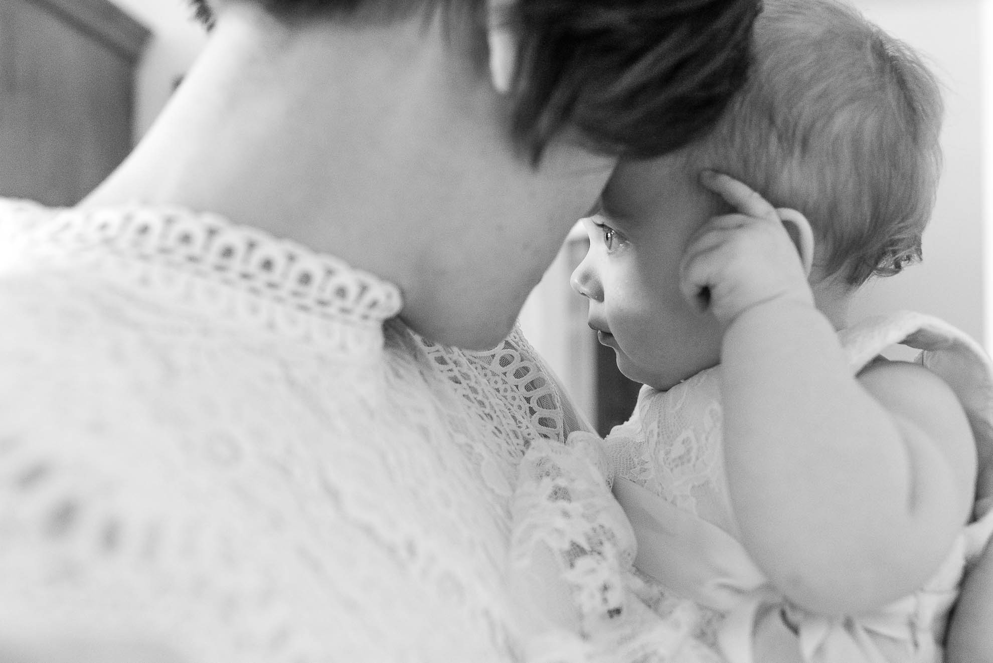 Bride withe her little girl