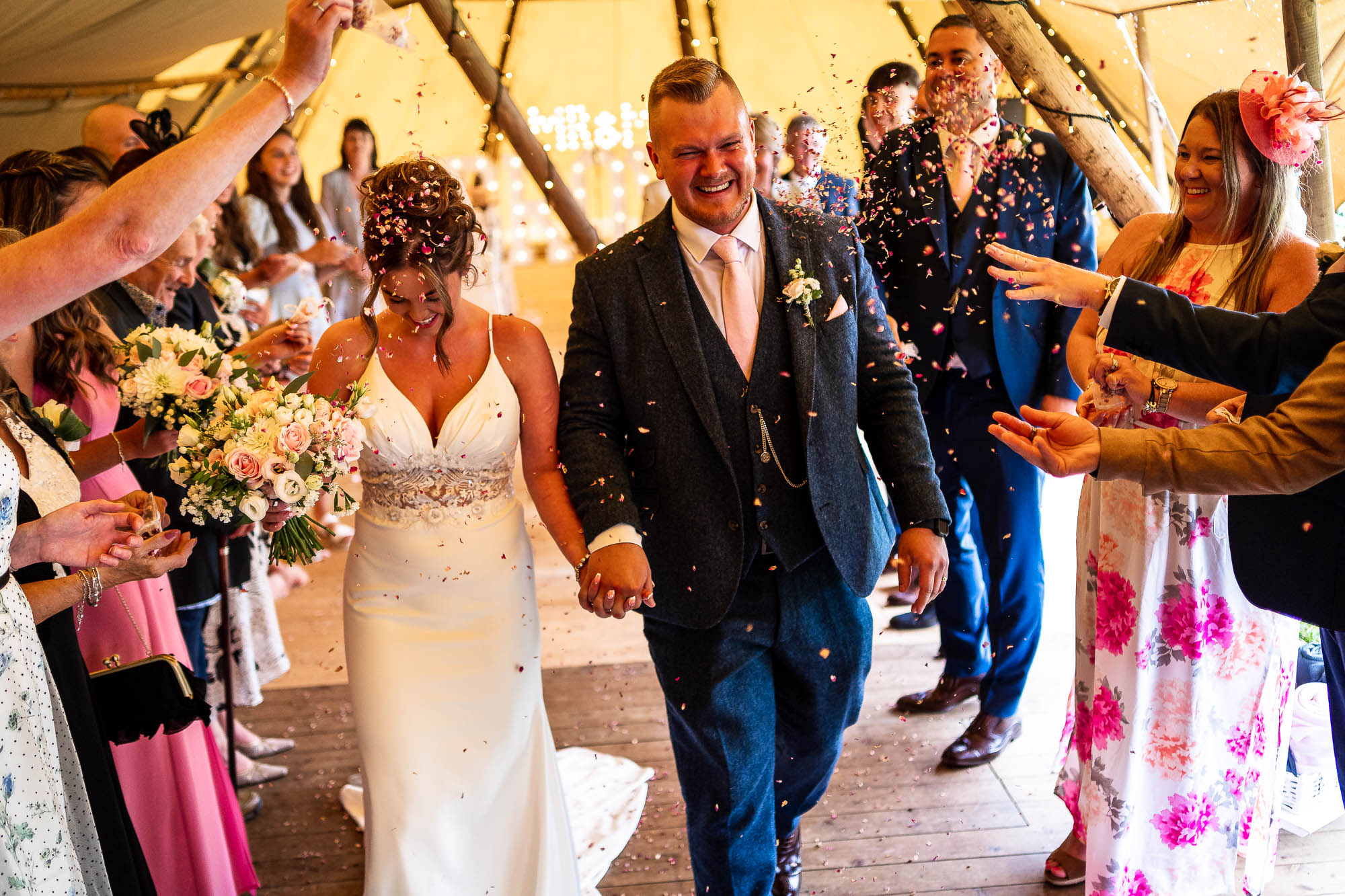 Bride and groom confetti throw