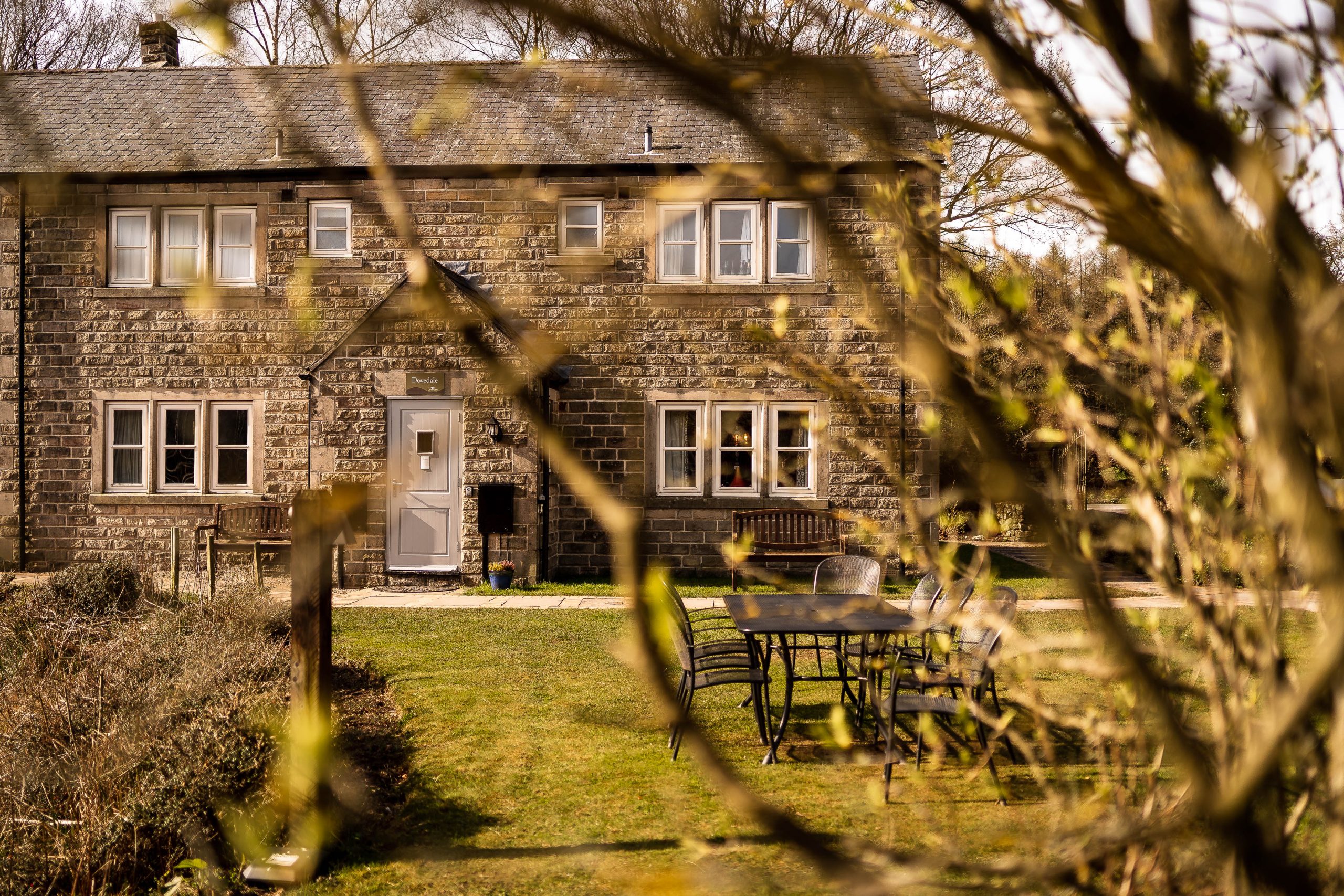 Dovedale cottage at Darwin lake holiday village